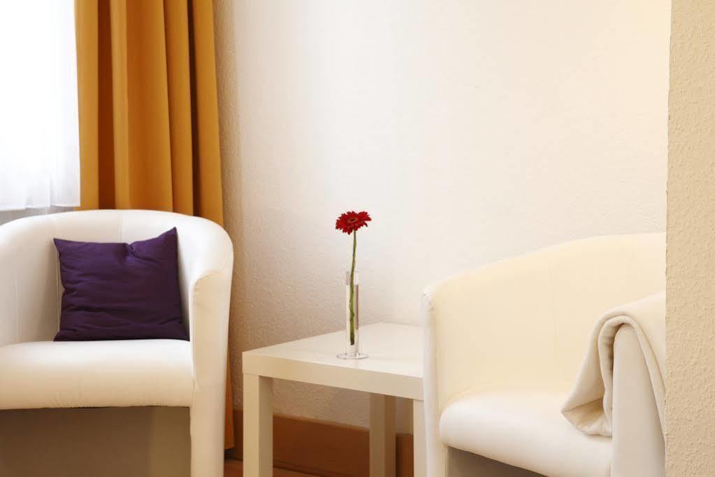 Stadt-gut-hotel Rheinischer Hof 3*