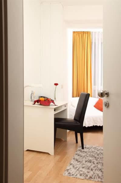 Stadt-gut-hotel Rheinischer Hof Hotel